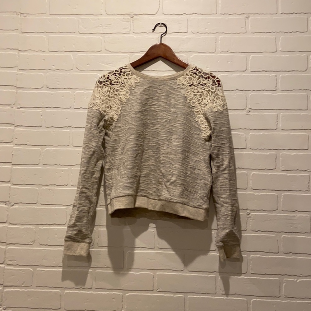NWOT lace back and shoulder top